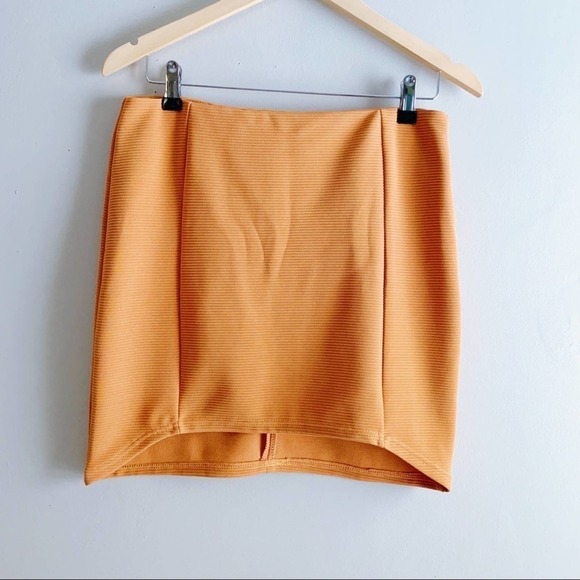 NWT Minkpink Orange Stretch Ribbed Fonda Mini Skirt, Size Medium - Picture 1 of 15
